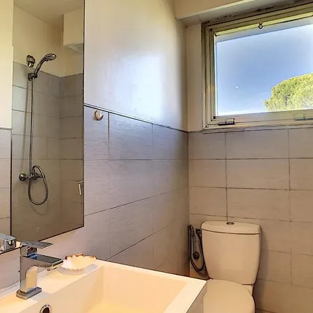 Three-bed With Superb Terrace In Cap D'antibes * Antibes