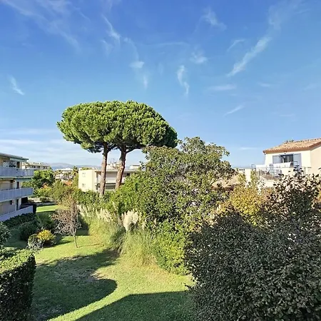 Three-bed With Superb Terrace In Cap D'antibes Appartement Antibes